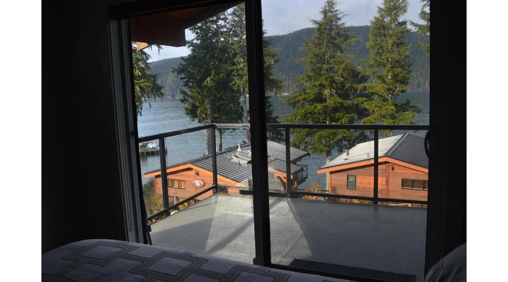 Pair-A-Dice Cottage Port Renfrew Pokoj fotografie
