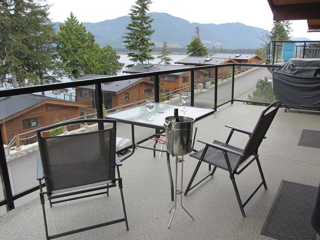 Pair-A-Dice Cottage Port Renfrew Exteriér fotografie